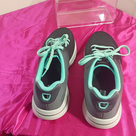 Skechers Women's SZ 10 GO Walk 5 Alive 15929 Walking Sneaker Green Black. - Picture 4 of 8